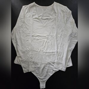 NWT - Banana Republic Soft Stretch V-Neck White Bodysuit - Size XL